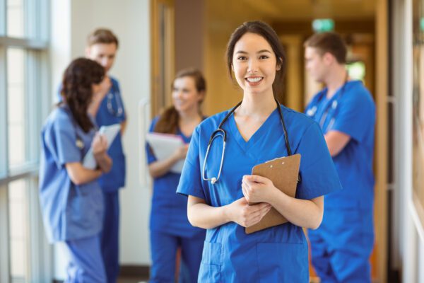 Medical Scrubs and Why They're Important Medical scrubs provide adequate protection against bodily fluids. ... Scrubs are economically efficient. ... Scrubs provide comfort and range of movement for the wearer. ... Scrubs are functional. ... Scrubs make healthcare professionals easily identifiable.